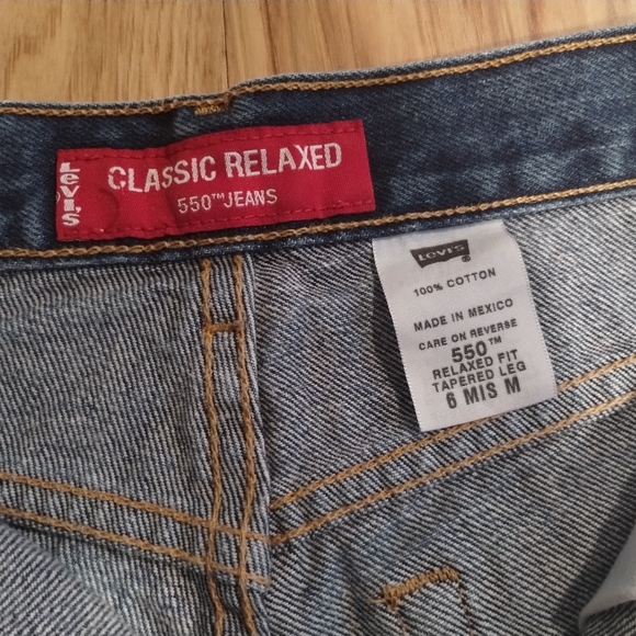 Levi's 550 classic relaxed DIY cut off Jean shorts 6 - Picture 4 of 7